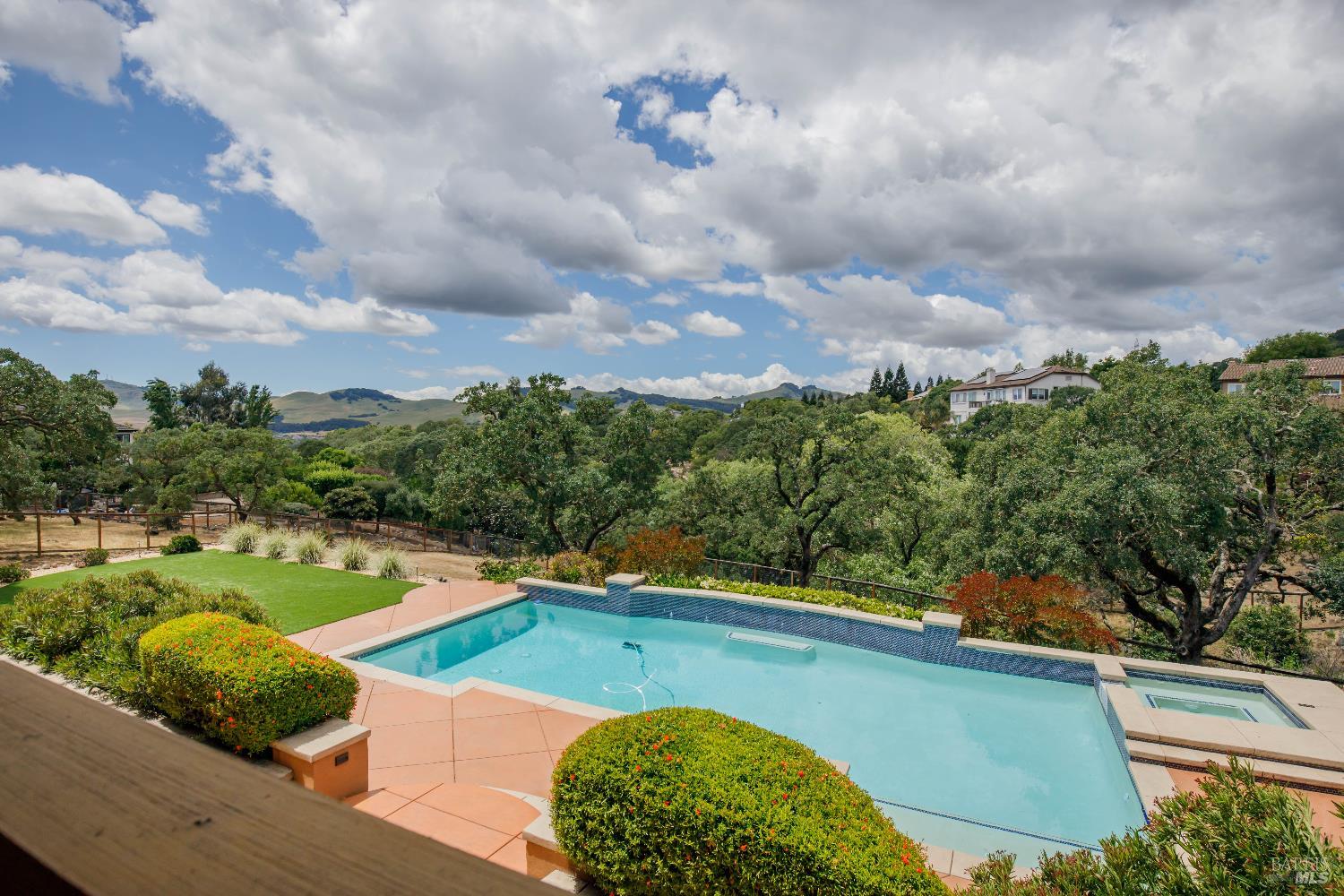 Detail Gallery Image 55 of 57 For 819 Bridle Ridge Dr, Fairfield,  CA 94534 - 4 Beds | 5 Baths