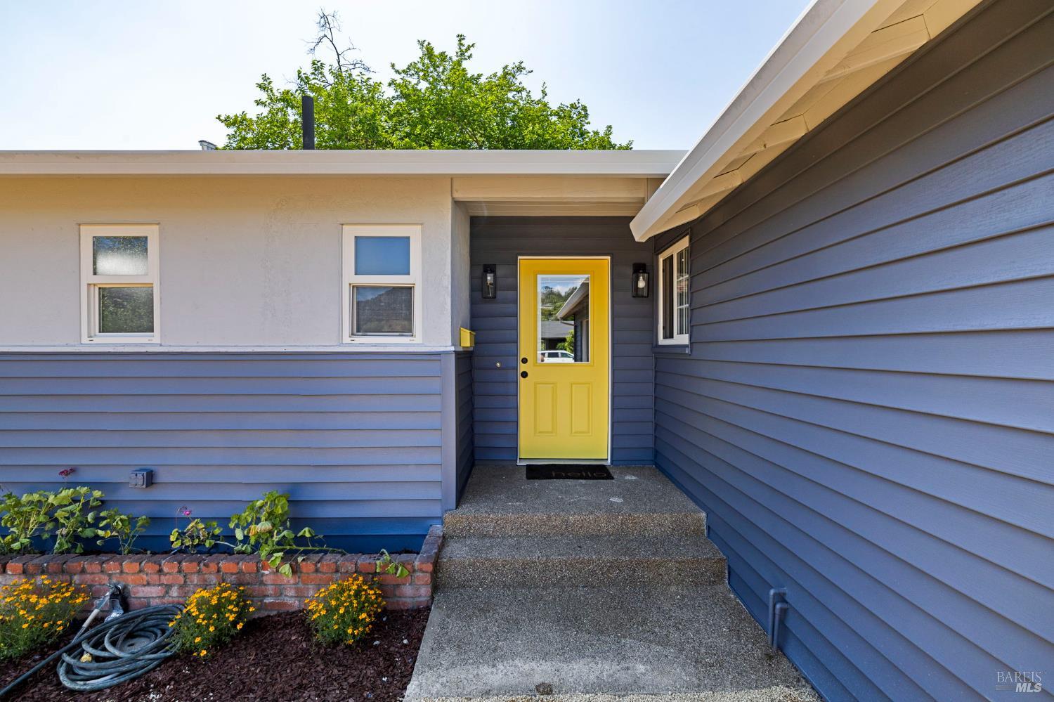 Detail Gallery Image 7 of 47 For 1007 Harold Ln, Healdsburg,  CA 95448 - 4 Beds | 2 Baths