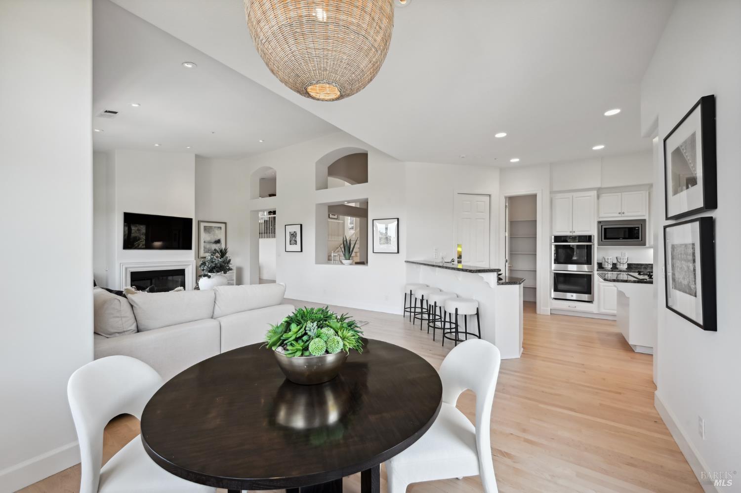 Detail Gallery Image 25 of 65 For 110 Monterey Dr, Tiburon,  CA 94920 - 5 Beds | 4/1 Baths