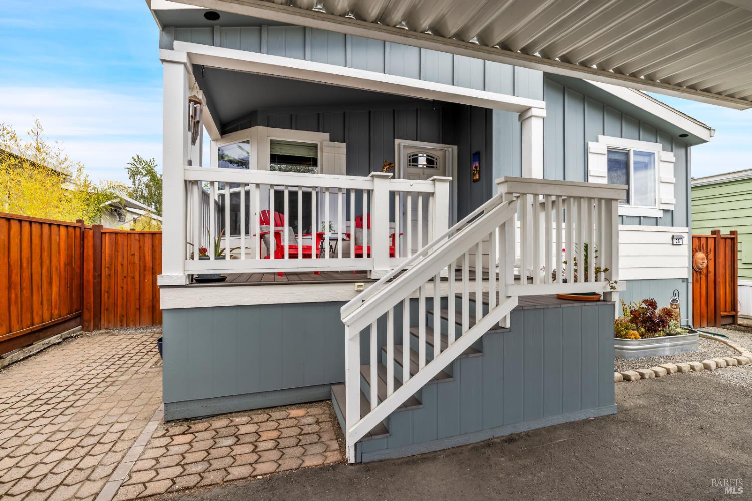 Detail Gallery Image 5 of 51 For 25 Walnut Cir, Rohnert Park,  CA 94928 - 3 Beds | 2 Baths