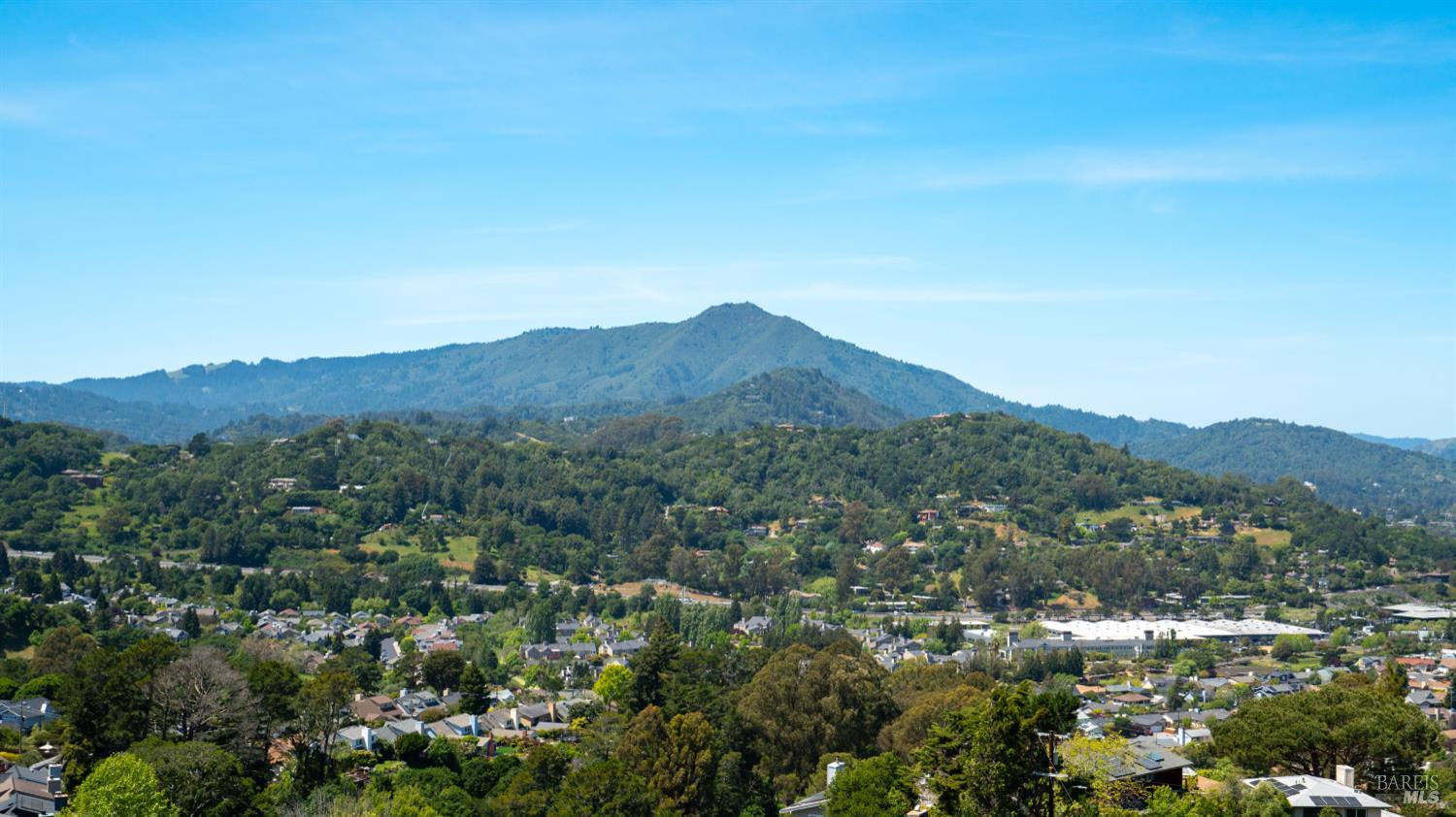 Detail Gallery Image 21 of 39 For 9 Endeavor Cv, Corte Madera,  CA 94925 - 3 Beds | 2/1 Baths