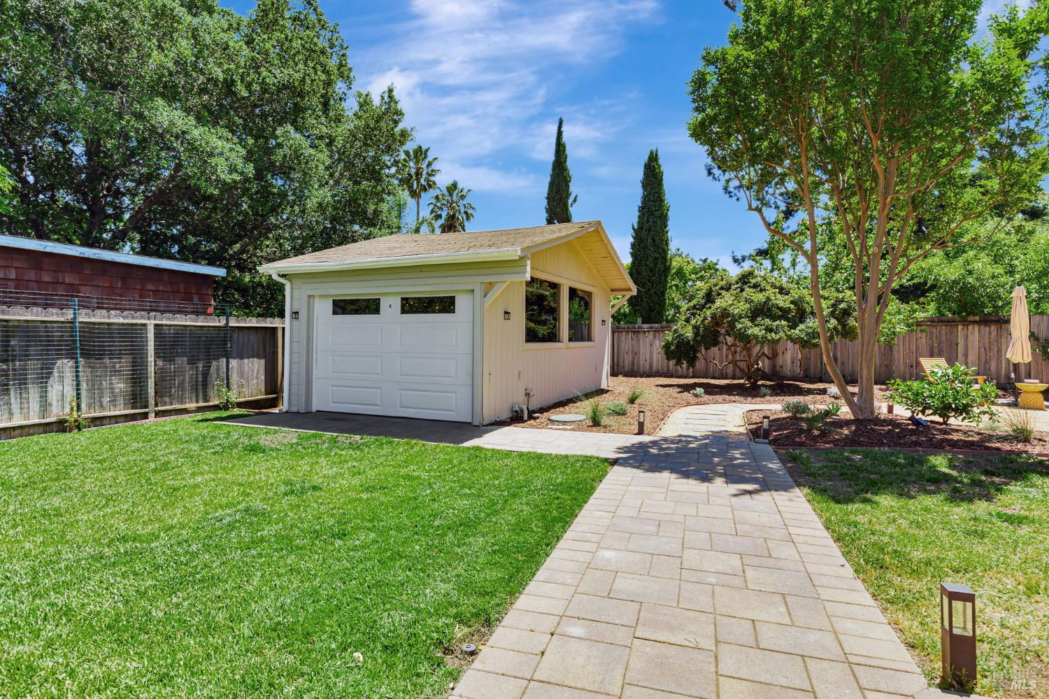 Detail Gallery Image 11 of 47 For 836 Wilmac Ave, Novato,  CA 94947 - 3 Beds | 1/1 Baths
