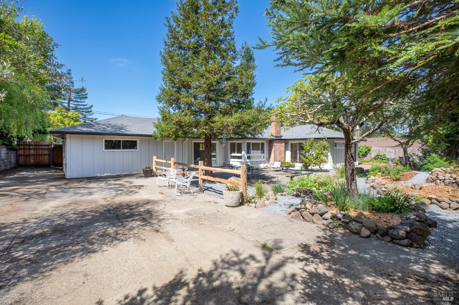 Detail Gallery Image 35 of 56 For 2055 Stonewood Dr, Santa Rosa,  CA 95404 - 3 Beds | 2 Baths