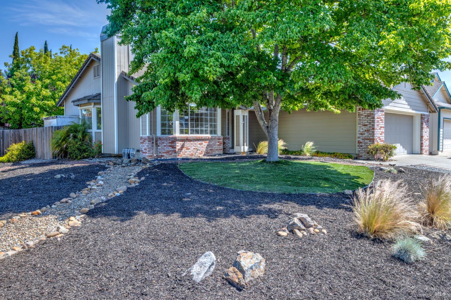 Detail Gallery Image 3 of 40 For 2269 Dancing Penny Way, Santa Rosa,  CA 95403 - 3 Beds | 2 Baths