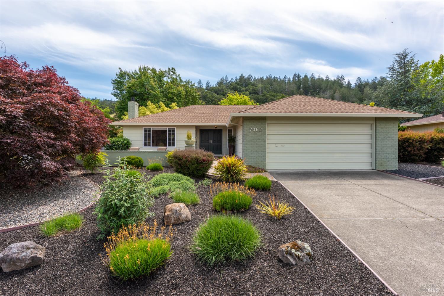 Detail Gallery Image 1 of 42 For 7362 Oakmont Dr, Santa Rosa,  CA 95409 - 2 Beds | 2 Baths