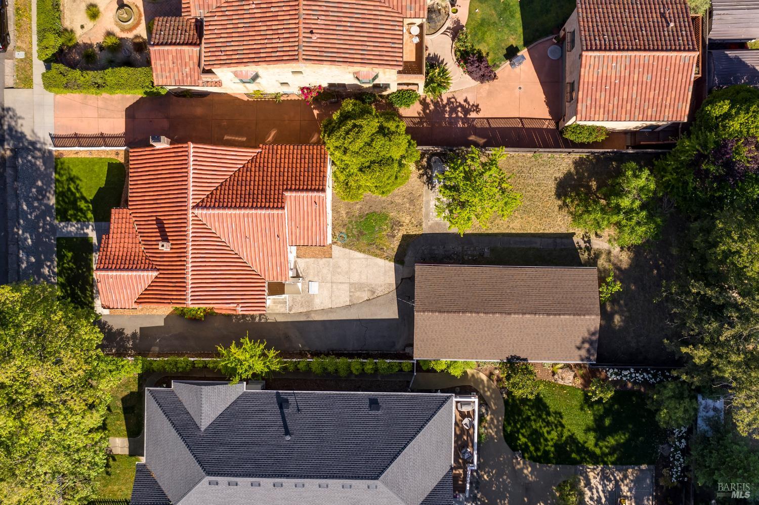 Detail Gallery Image 38 of 52 For 31 Laurel Ave, Petaluma,  CA 94952 - 2 Beds | 1/1 Baths