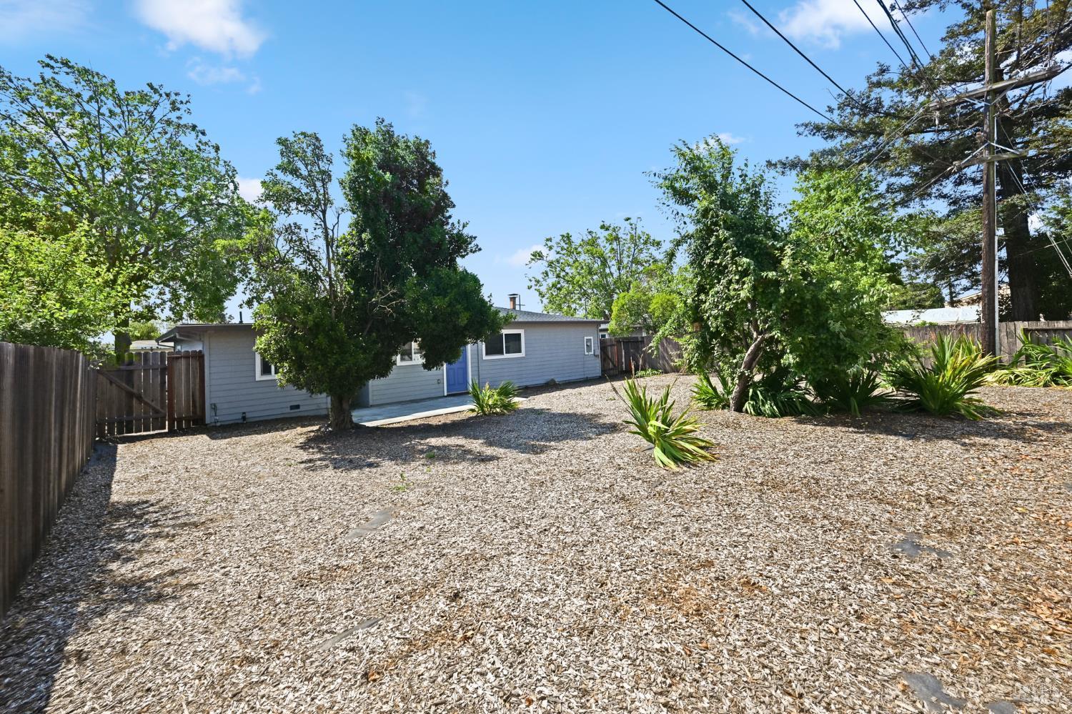Detail Gallery Image 25 of 30 For 1313 Mcneil Ave, Petaluma,  CA 94954 - 3 Beds | 1 Baths