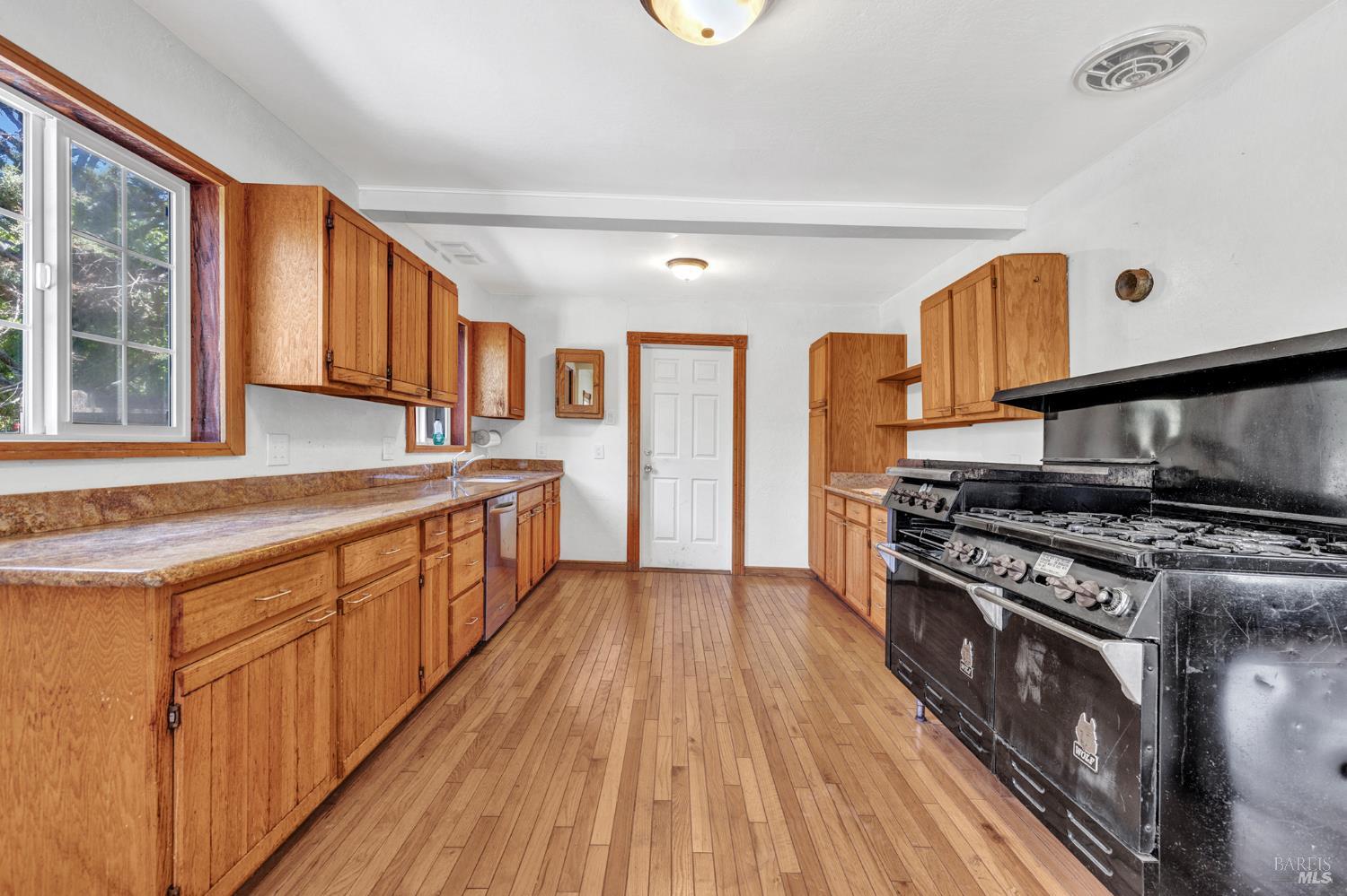 Detail Gallery Image 14 of 45 For 845 W K St, Benicia,  CA 94510 - 3 Beds | 2 Baths