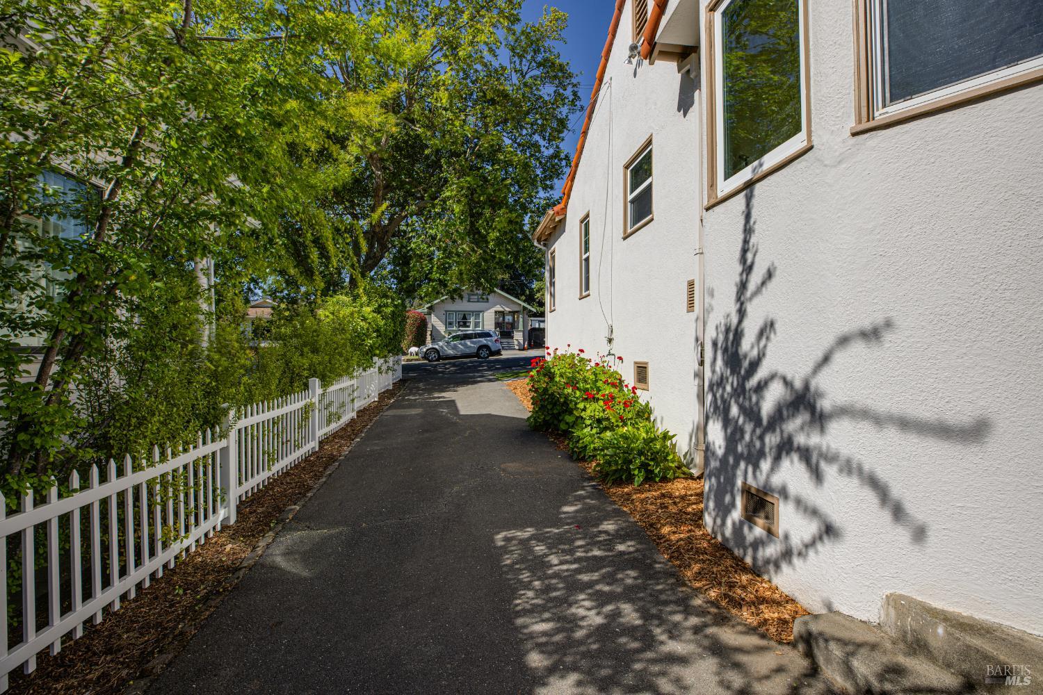 Detail Gallery Image 34 of 52 For 31 Laurel Ave, Petaluma,  CA 94952 - 2 Beds | 1/1 Baths
