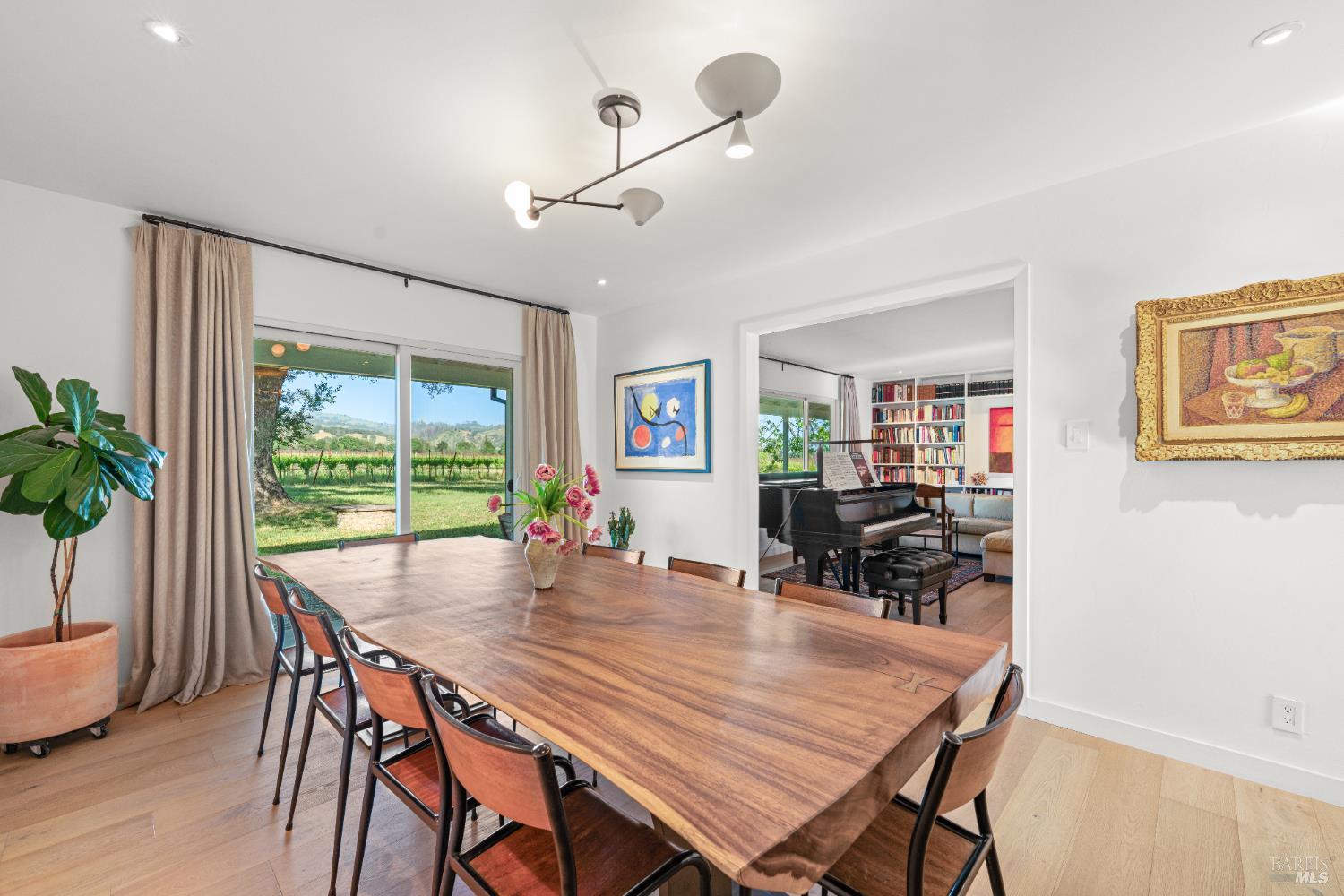 Detail Gallery Image 9 of 30 For 21800 River Rd, Geyserville,  CA 95441 - 3 Beds | 2 Baths