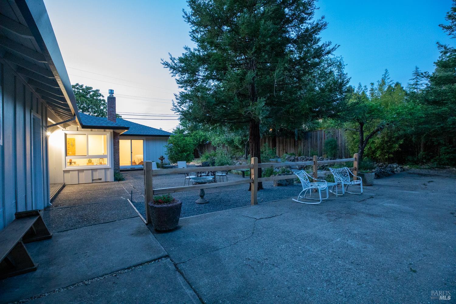 Detail Gallery Image 43 of 56 For 2055 Stonewood Dr, Santa Rosa,  CA 95404 - 3 Beds | 2 Baths