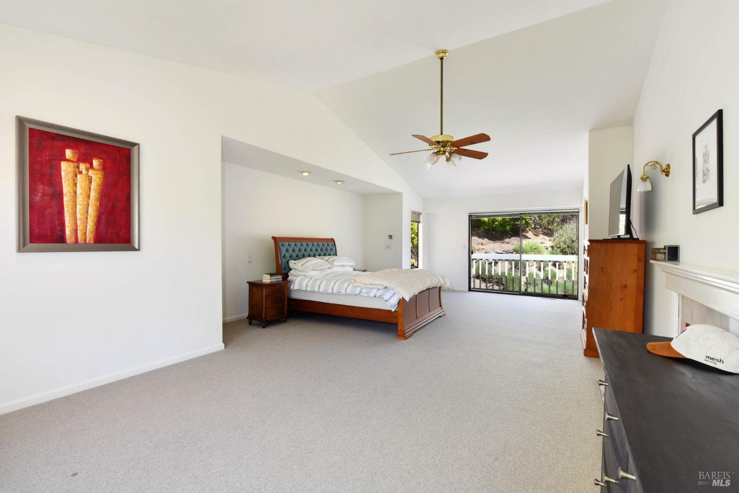 Detail Gallery Image 10 of 27 For 12 Greenfield Ct, Mill Valley,  CA 94941 - 4 Beds | 3/1 Baths