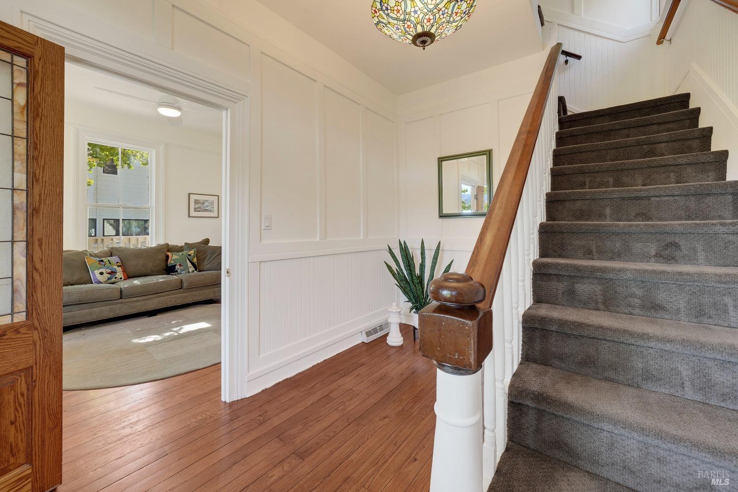 Detail Gallery Image 5 of 53 For 1423 Foothill Blvd, Calistoga,  CA 94515 - 8 Beds | 5 Baths