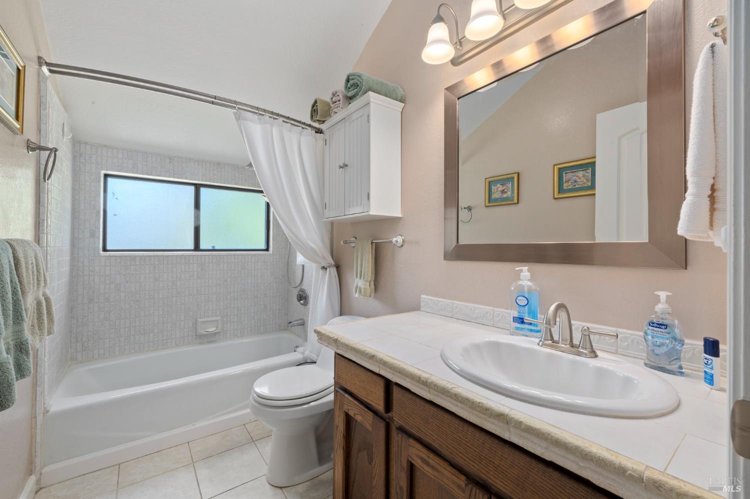 Detail Gallery Image 25 of 36 For 3376 Parker Hill Rd, Santa Rosa,  CA 95404 - 3 Beds | 3 Baths