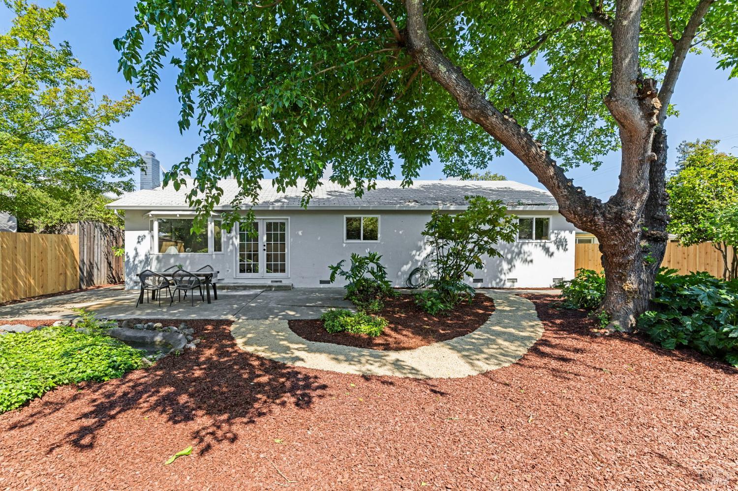 Detail Gallery Image 34 of 47 For 1007 Harold Ln, Healdsburg,  CA 95448 - 4 Beds | 2 Baths