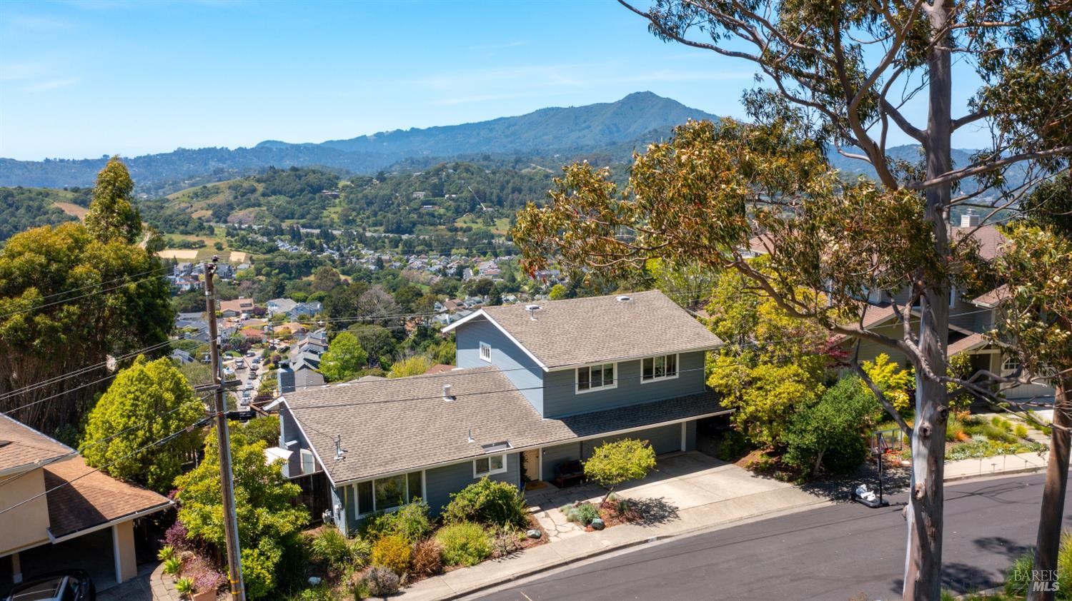 Detail Gallery Image 32 of 39 For 9 Endeavor Cv, Corte Madera,  CA 94925 - 3 Beds | 2/1 Baths