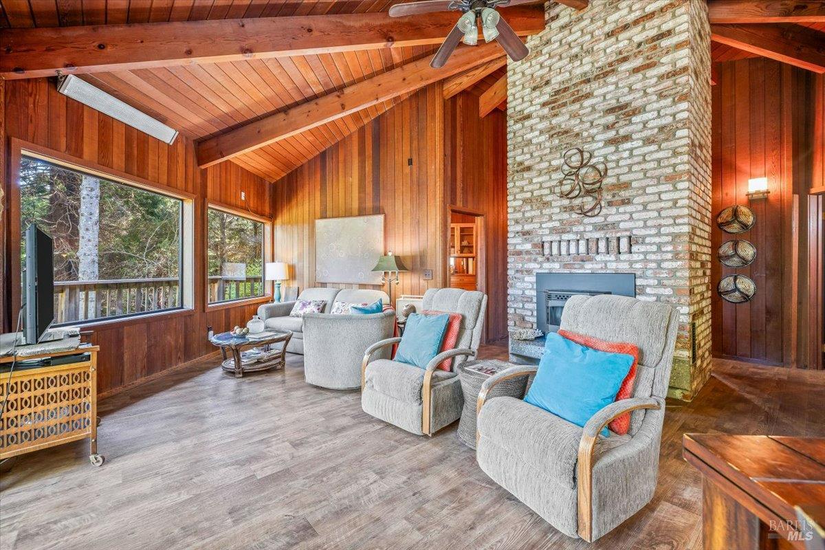 Detail Gallery Image 6 of 42 For 31801 Westwood Dr, Fort Bragg,  CA 95437 - 2 Beds | 1 Baths