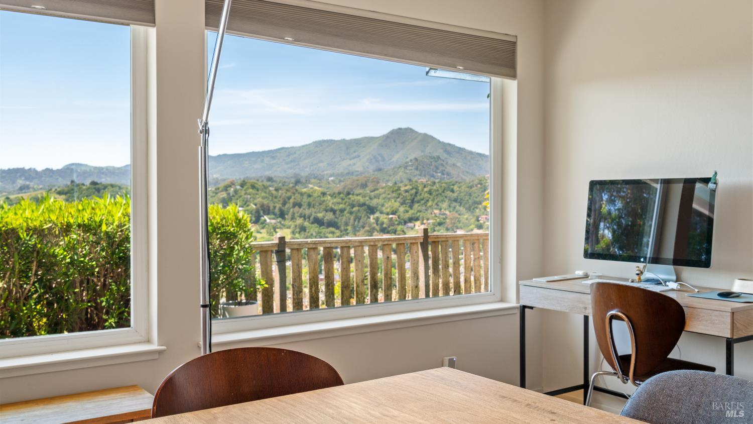 Detail Gallery Image 6 of 39 For 9 Endeavor Cv, Corte Madera,  CA 94925 - 3 Beds | 2/1 Baths