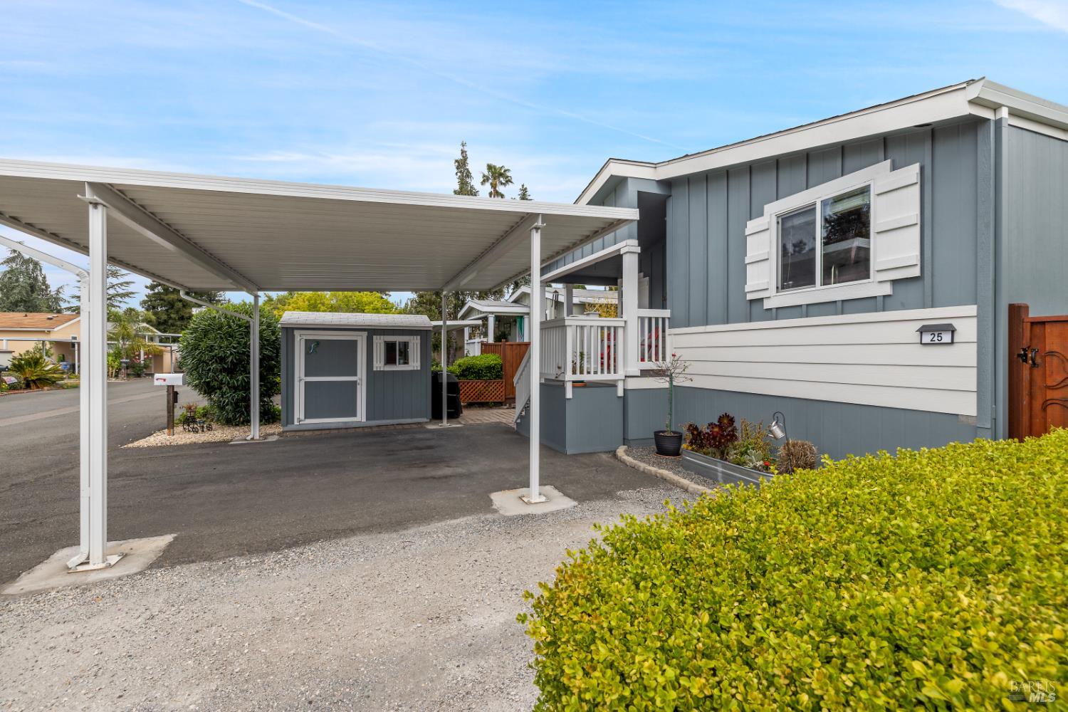 Detail Gallery Image 4 of 51 For 25 Walnut Cir, Rohnert Park,  CA 94928 - 3 Beds | 2 Baths