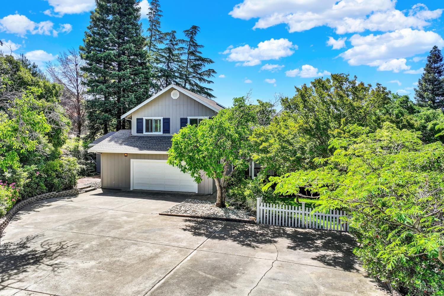 Detail Gallery Image 4 of 98 For 6869 Steiger Hill Rd, Vacaville,  CA 95688 - 4 Beds | 3 Baths
