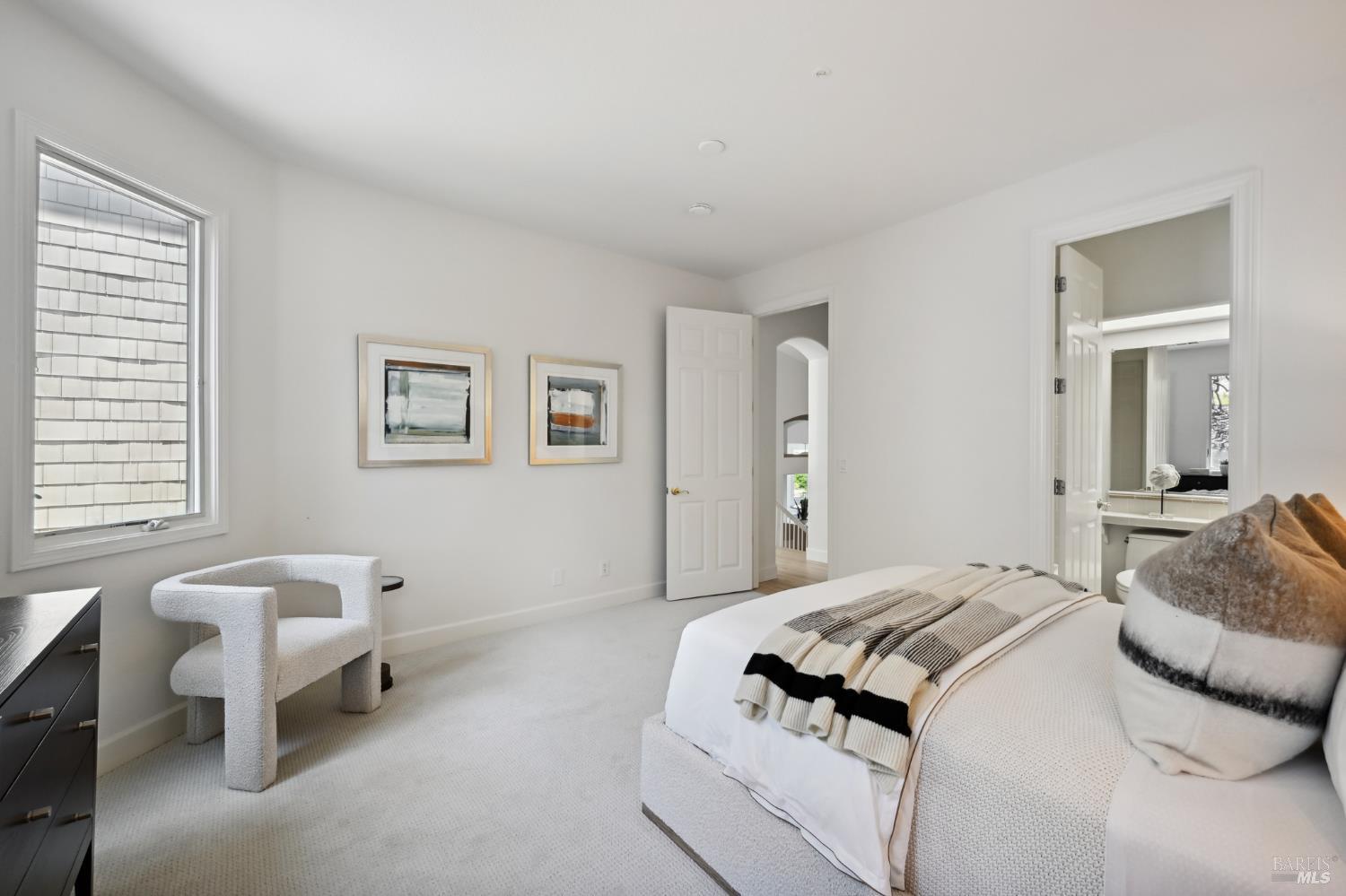 Detail Gallery Image 31 of 65 For 110 Monterey Dr, Tiburon,  CA 94920 - 5 Beds | 4/1 Baths