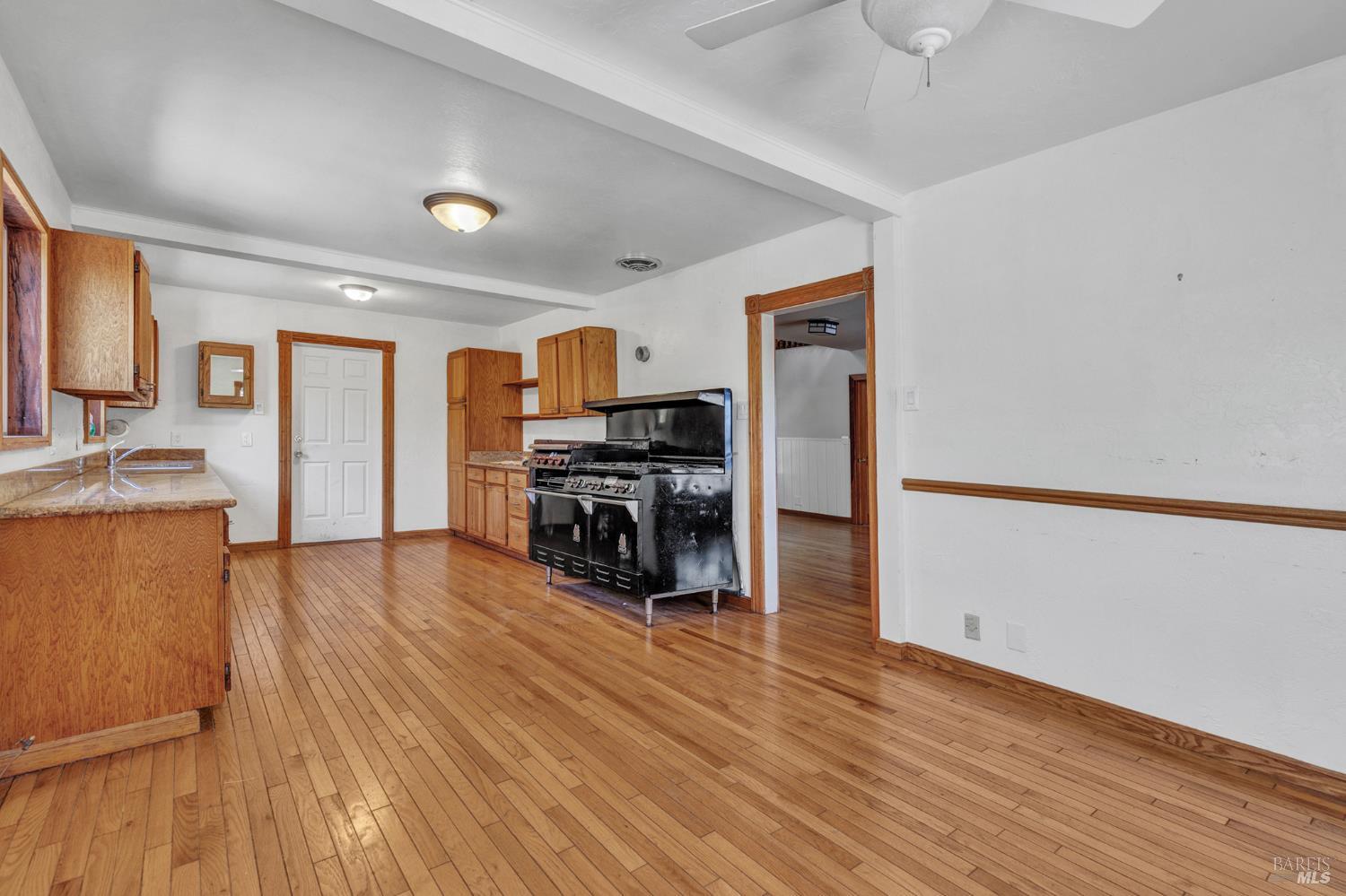 Detail Gallery Image 15 of 45 For 845 W K St, Benicia,  CA 94510 - 3 Beds | 2 Baths