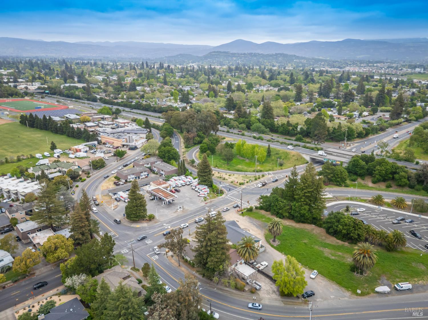 Golden Gate Drive, Napa, California image 9