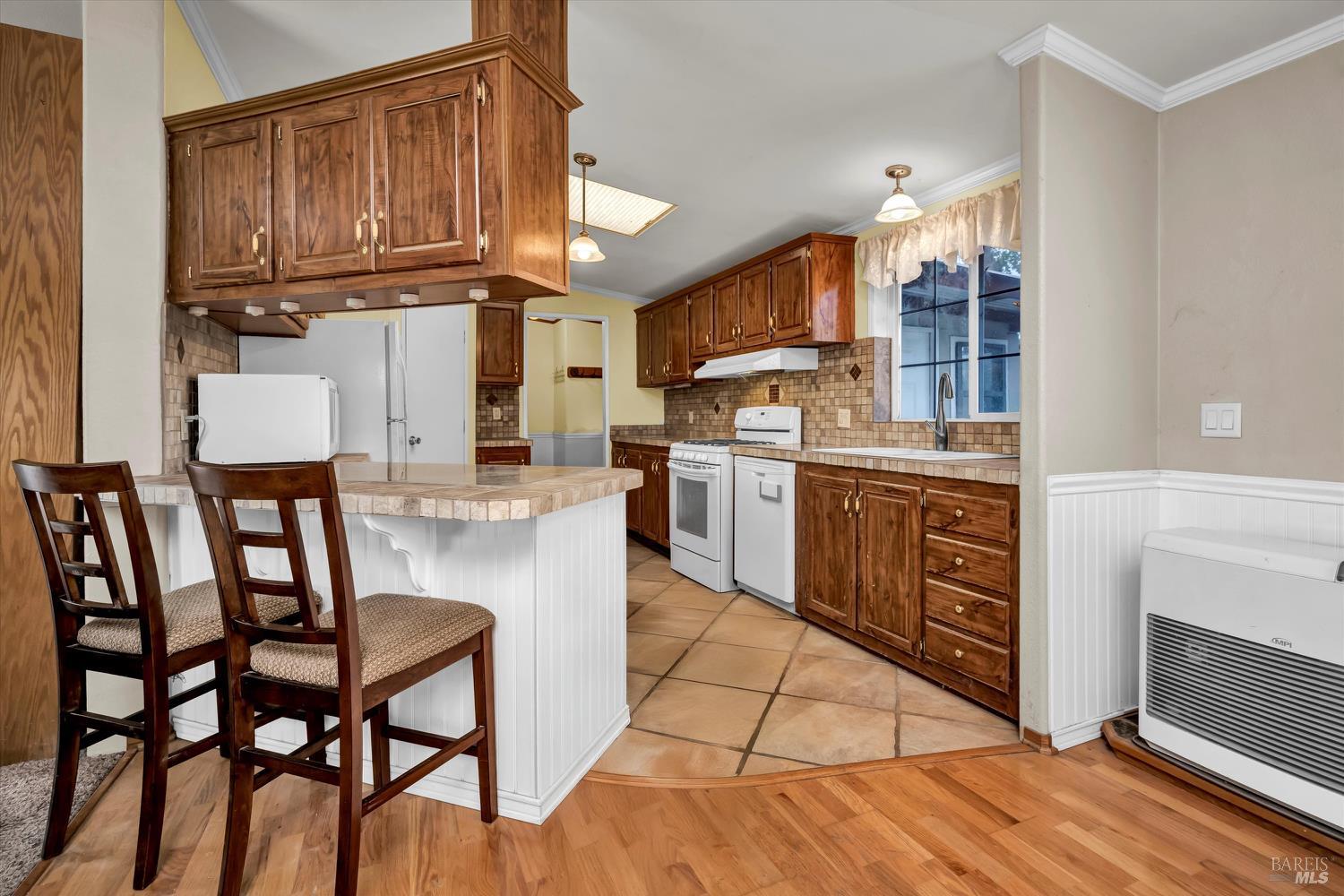 Detail Gallery Image 11 of 46 For 4538 Hill Rd, Lakeport,  CA 95453 - 2 Beds | 2 Baths