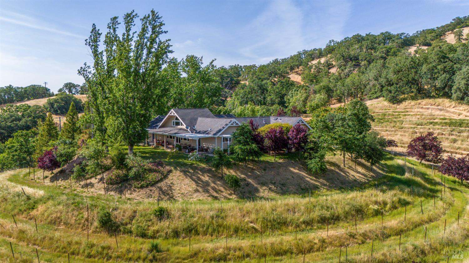 Detail Gallery Image 2 of 55 For 5081 Highway 175 Unkn, Hopland,  CA 95449 - 3 Beds | 2 Baths