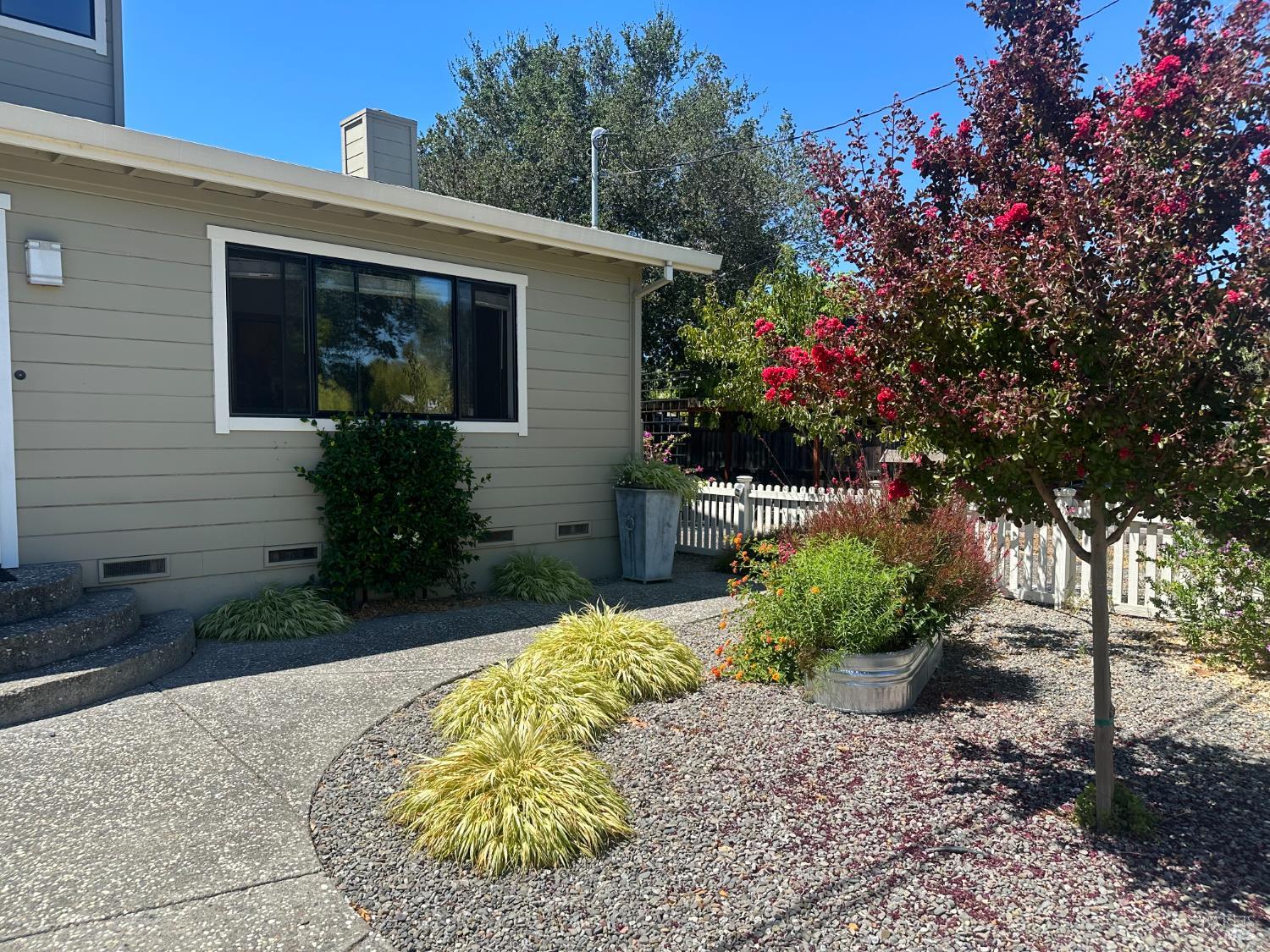 Detail Gallery Image 3 of 30 For 19250 Hickory St, El Verano,  CA 95476 - 3 Beds | 2 Baths