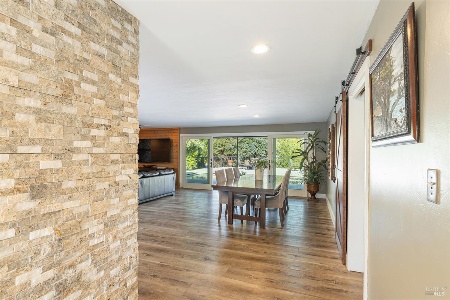 Detail Gallery Image 9 of 64 For 10505 Cherry Ridge Rd, Sebastopol,  CA 95472 - 3 Beds | 3/1 Baths