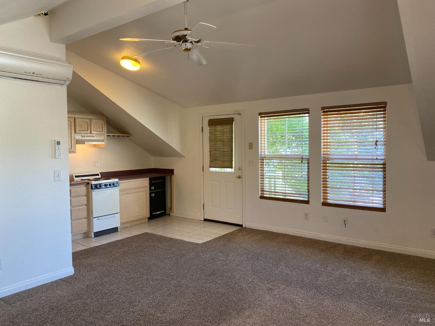 Detail Gallery Image 10 of 14 For 566 Versailles Ln, Fairfield,  CA 94534 - 3 Beds | 2/1 Baths