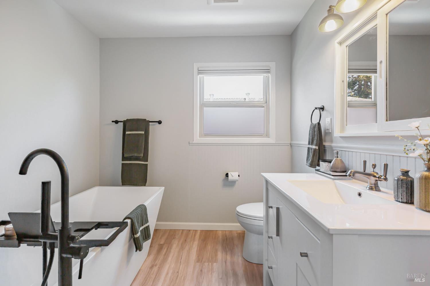 Detail Gallery Image 16 of 47 For 836 Wilmac Ave, Novato,  CA 94947 - 3 Beds | 1/1 Baths