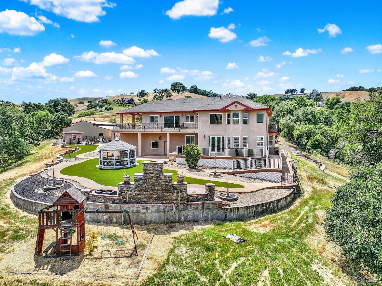 Detail Gallery Image 12 of 99 For 7125 Solitude Ct, Vacaville,  CA 95688 - 5 Beds | 4 Baths