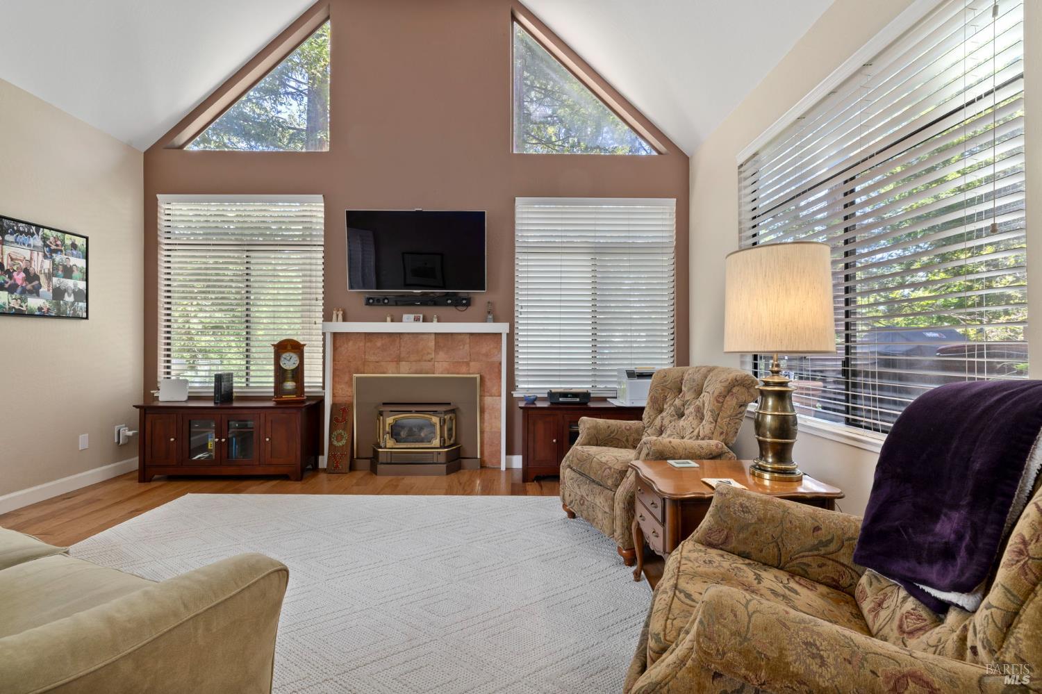 Detail Gallery Image 18 of 36 For 3376 Parker Hill Rd, Santa Rosa,  CA 95404 - 3 Beds | 3 Baths