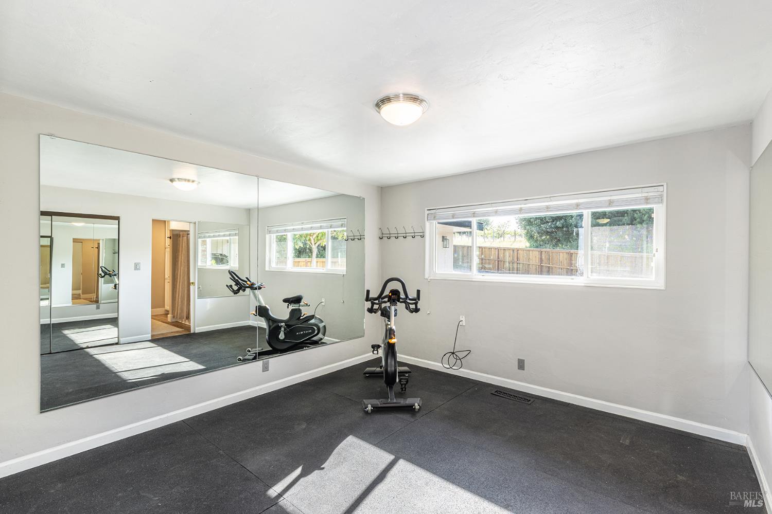 Detail Gallery Image 38 of 64 For 10505 Cherry Ridge Rd, Sebastopol,  CA 95472 - 3 Beds | 3/1 Baths