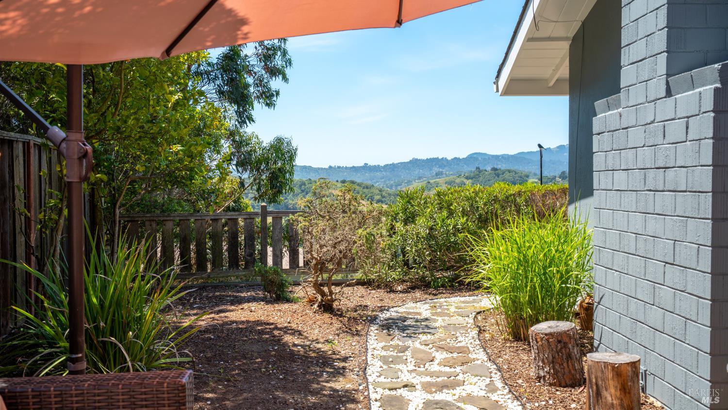Detail Gallery Image 20 of 39 For 9 Endeavor Cv, Corte Madera,  CA 94925 - 3 Beds | 2/1 Baths