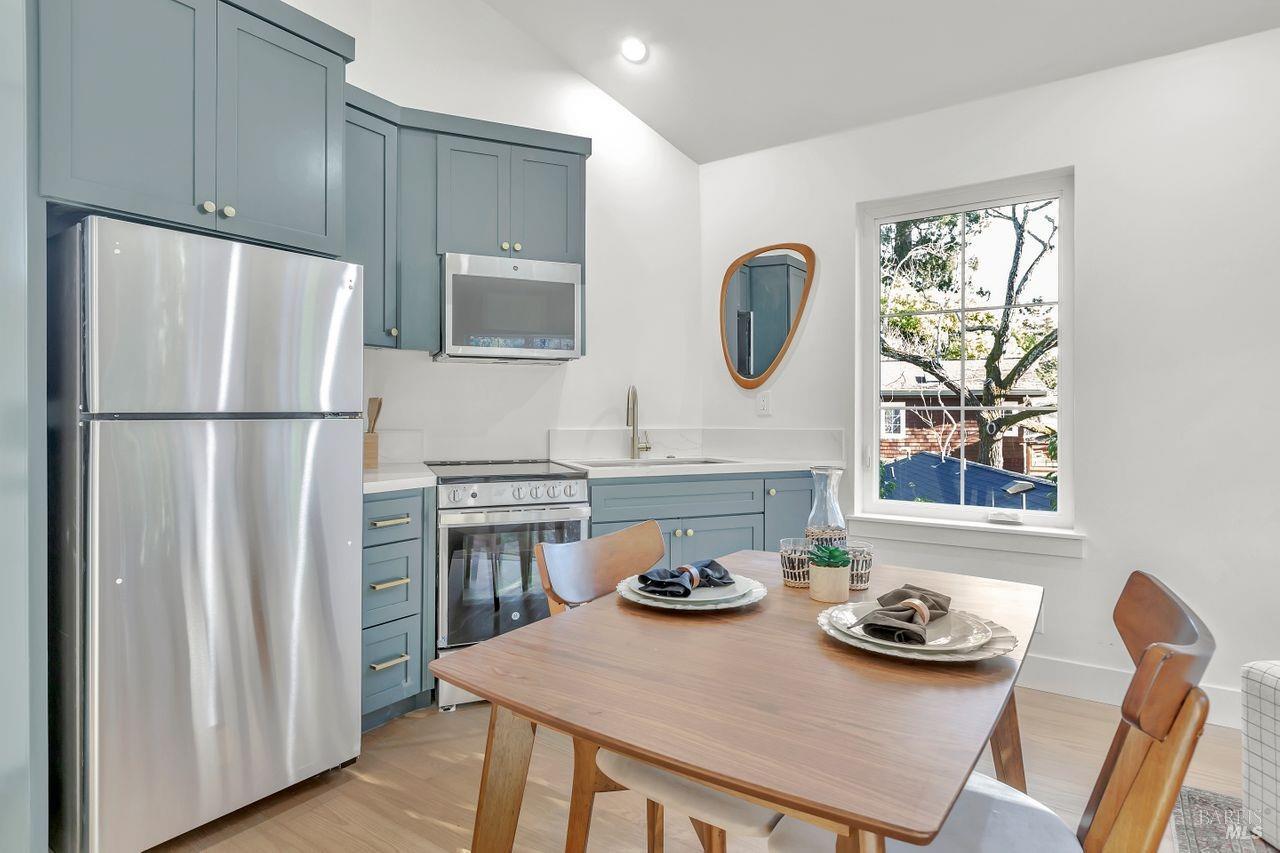 Detail Gallery Image 39 of 64 For 22 Cedar Ave, Kentfield,  CA 94904 - 5 Beds | 5 Baths