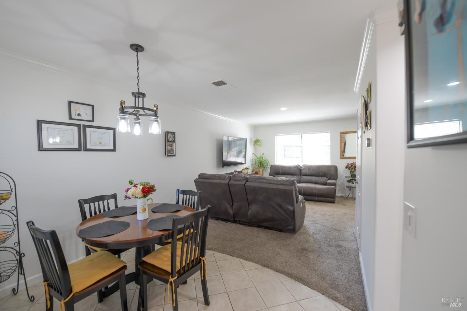 Detail Gallery Image 9 of 31 For 433 Freeway Dr, Napa,  CA 94558 - 2 Beds | 1/1 Baths