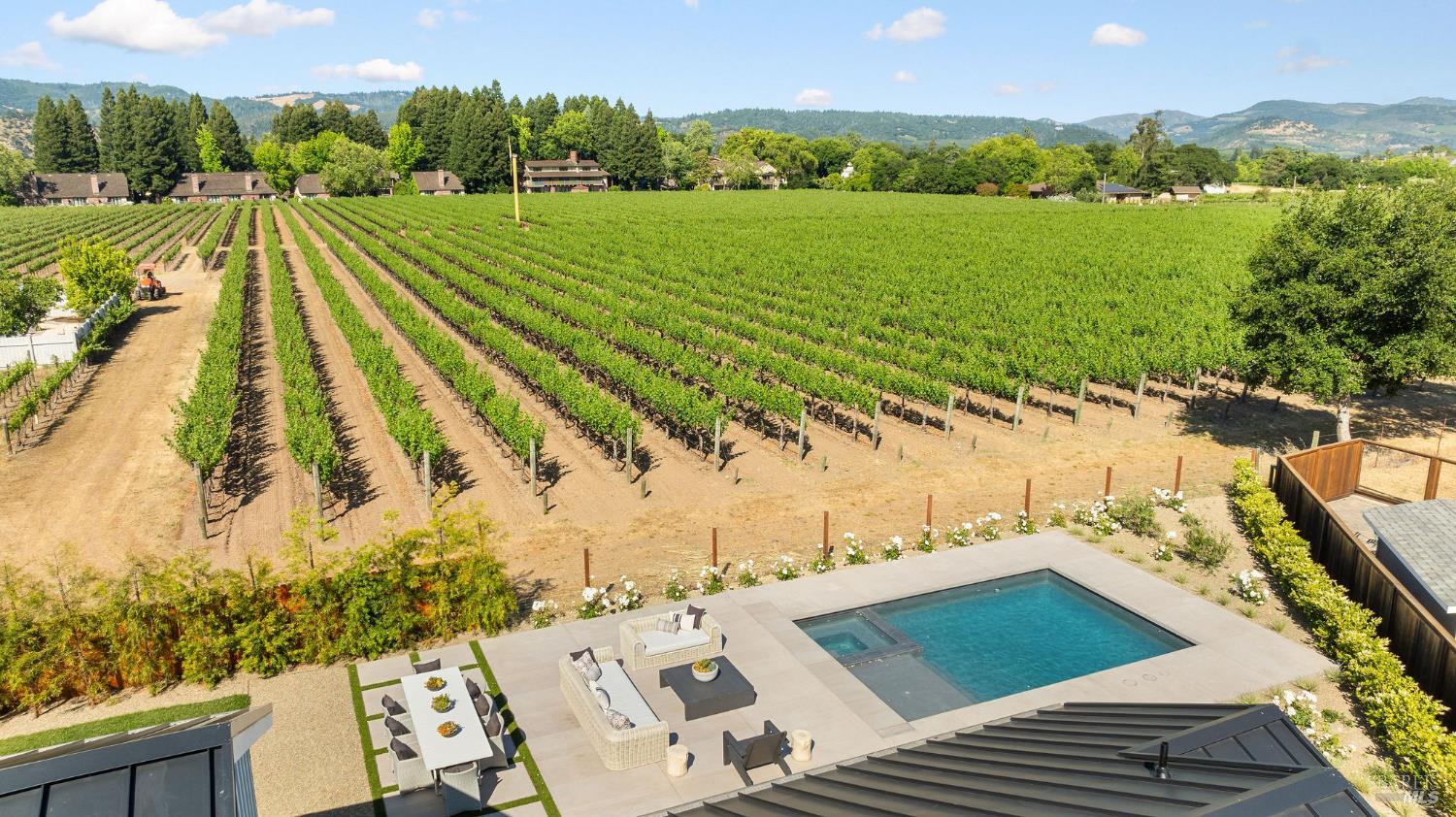 Detail Gallery Image 40 of 54 For 1597 Arrowhead Dr, Saint Helena,  CA 94574 - 3 Beds | 3/1 Baths