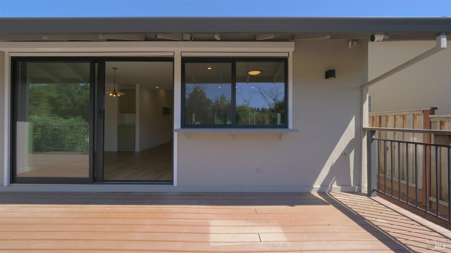 Detail Gallery Image 30 of 48 For 1306 Pinon Dr, Healdsburg,  CA 95448 - 2 Beds | 2/1 Baths