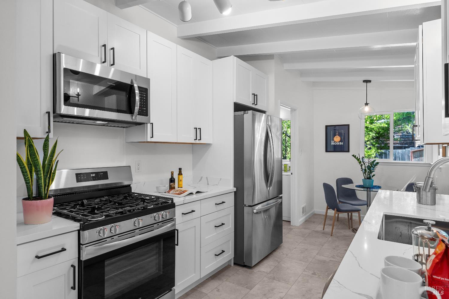 Detail Gallery Image 14 of 51 For 84 E Crescent Dr, San Rafael,  CA 94901 - 3 Beds | 2 Baths