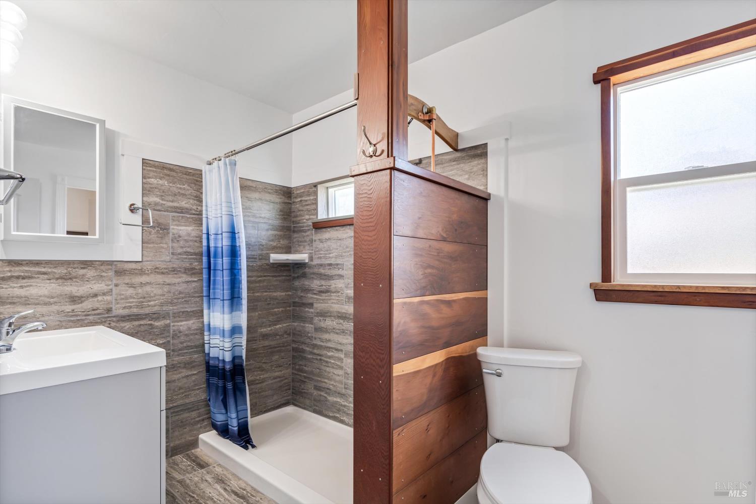 Detail Gallery Image 13 of 17 For 24 S University St, Healdsburg,  CA 95448 - – Beds | – Baths