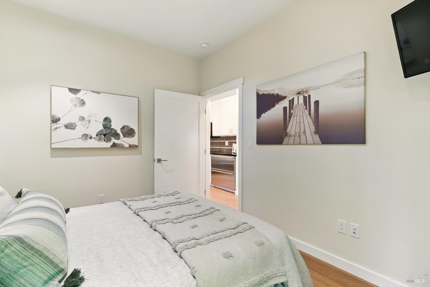 Detail Gallery Image 71 of 97 For 119 Marguerite Ave, Mill Valley,  CA 94941 - 6 Beds | 4/1 Baths