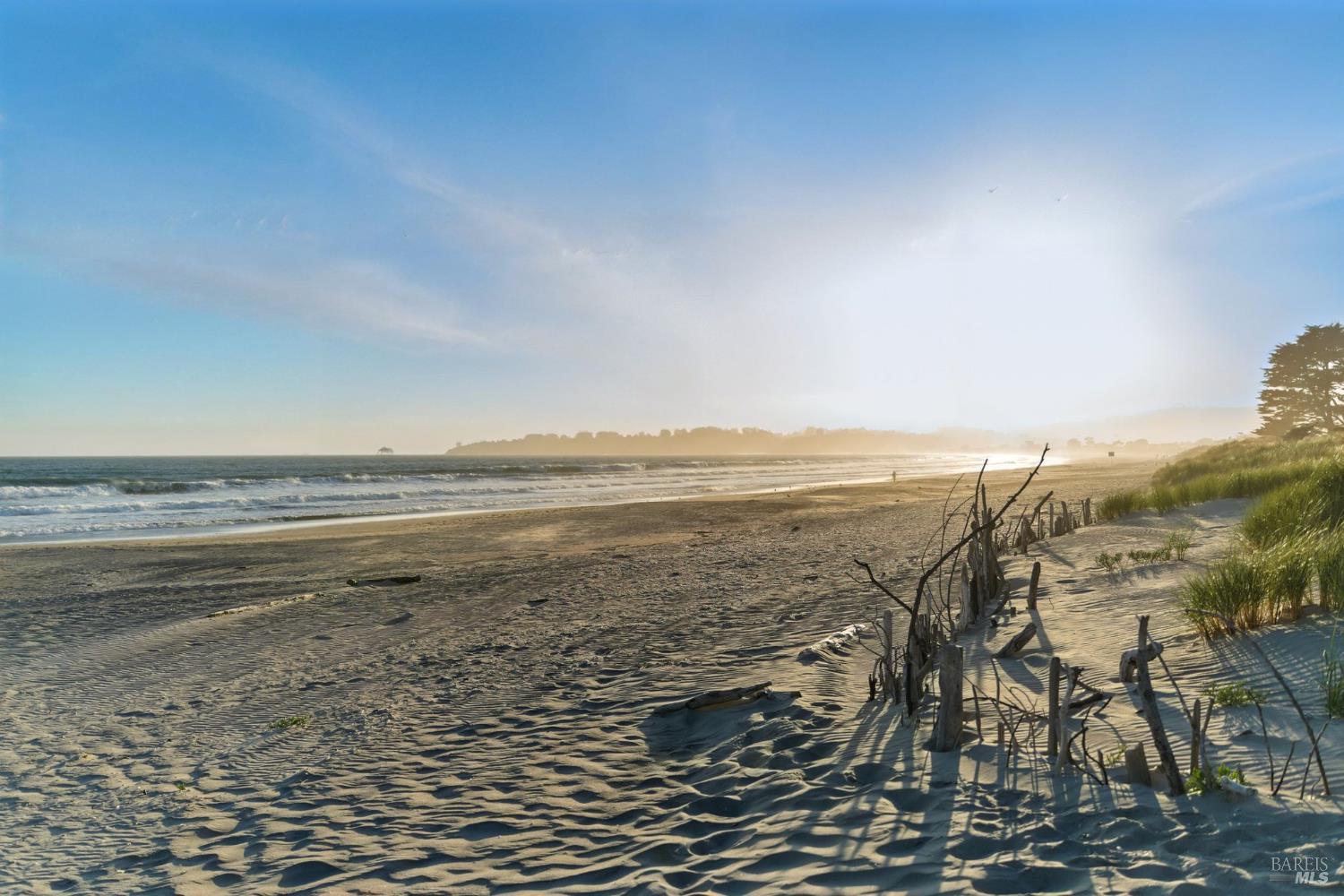 Detail Gallery Image 37 of 43 For 8 Rafael Patio Unkn, Stinson Beach,  CA 94970 - 3 Beds | 2 Baths