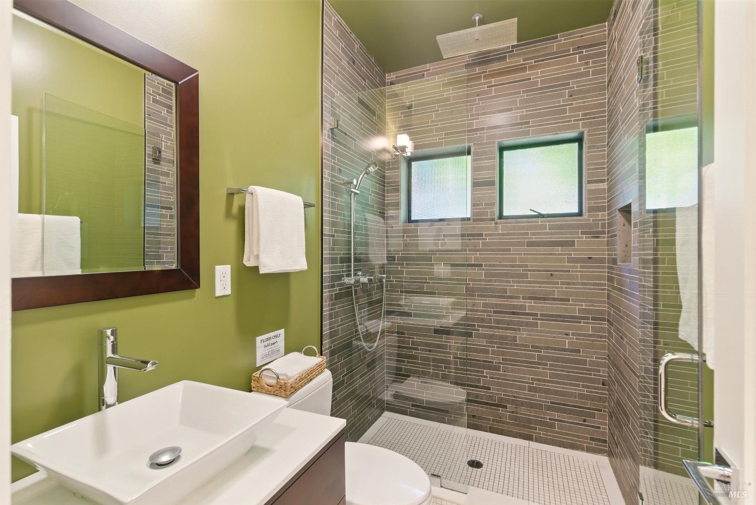 Detail Gallery Image 73 of 97 For 119 Marguerite Ave, Mill Valley,  CA 94941 - 6 Beds | 4/1 Baths