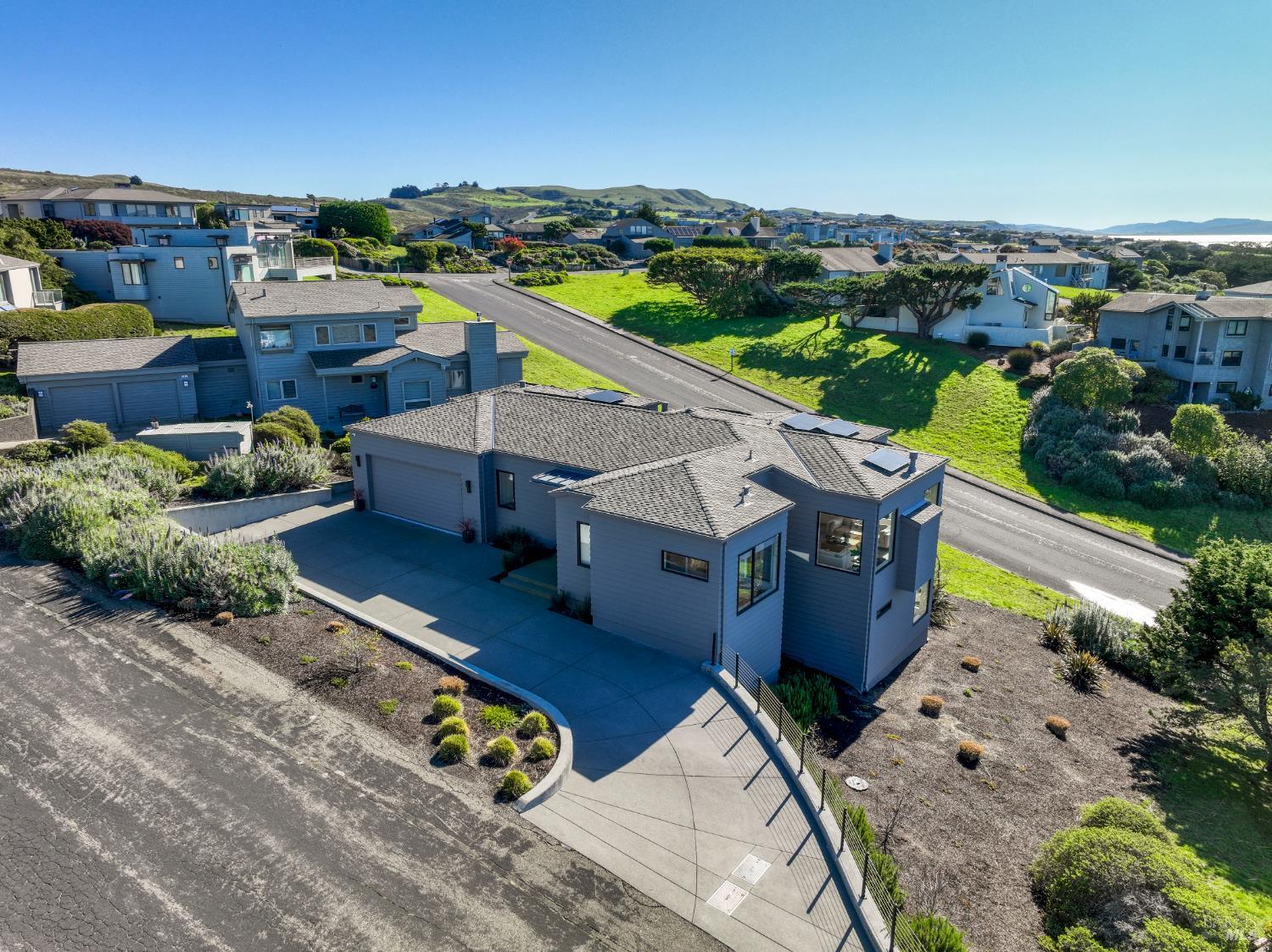 Detail Gallery Image 44 of 46 For 176 Cypress Loop, Bodega Bay,  CA 94923 - 4 Beds | 4/1 Baths