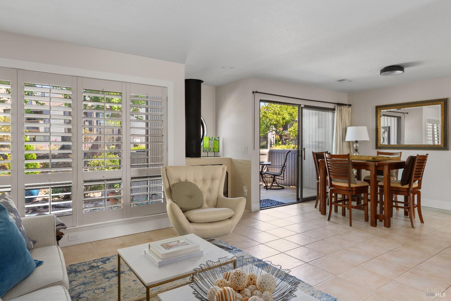Detail Gallery Image 18 of 53 For 553 Kings Rd, Alameda,  CA 94501 - 2 Beds | 2/1 Baths