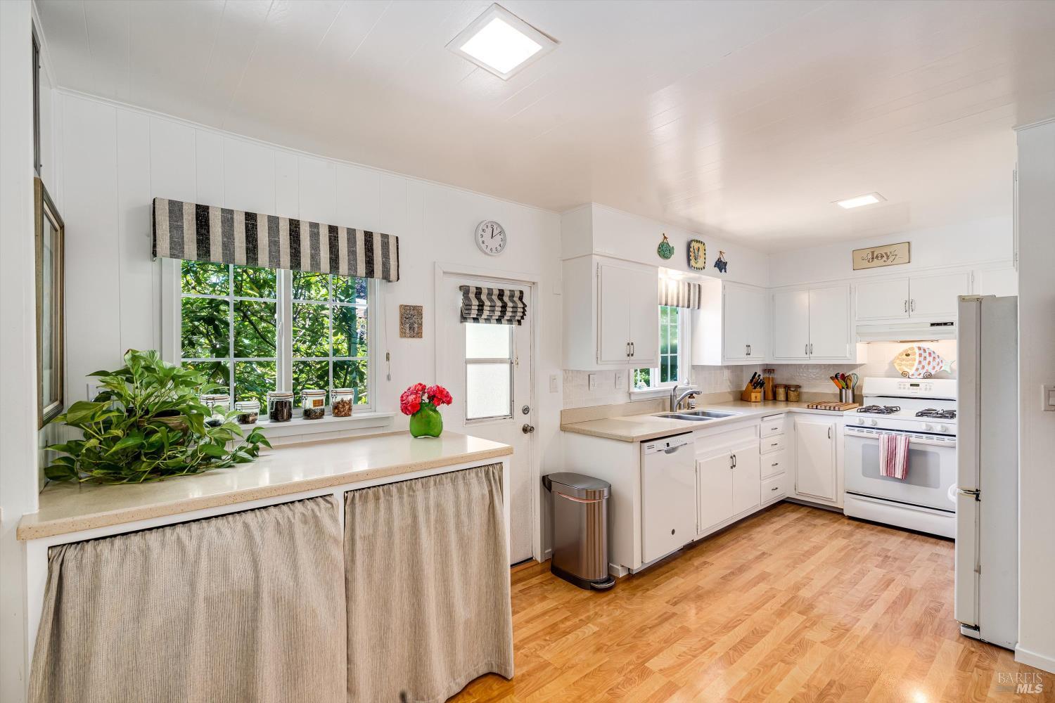 Detail Gallery Image 18 of 48 For 180 Pas Pajaros Calle Unkn, Sonoma,  CA 95476 - 2 Beds | 2 Baths