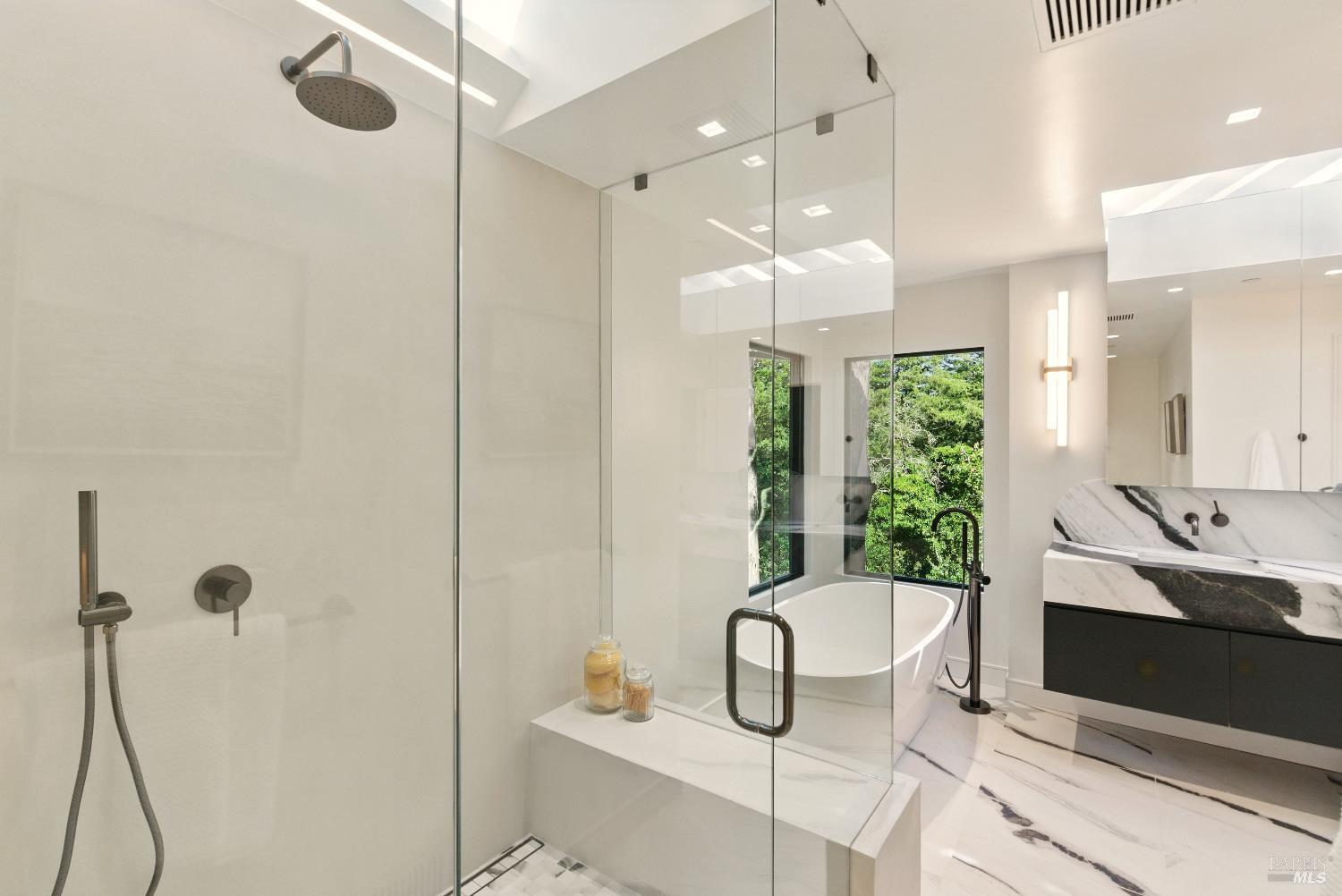 Detail Gallery Image 42 of 97 For 119 Marguerite Ave, Mill Valley,  CA 94941 - 6 Beds | 4/1 Baths